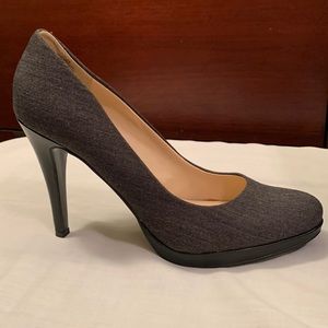 Nine West grey herringbone heels. Size: 7 1/2 M.